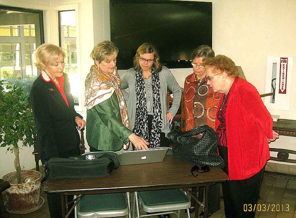 Busy organizers: Eva Voisin, Katalin Kádár Lynn, Andrea Lauer Rice, Edith Lauer, Helen Szablya